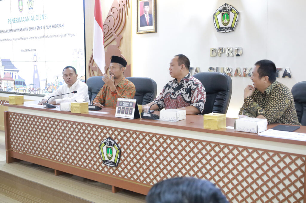 Audiensi Majelis Permusyawaratan Siswa SMA IT Nur Hidayah Bahas Sistem Legislatif Negara di DPRD Kota Surakarta