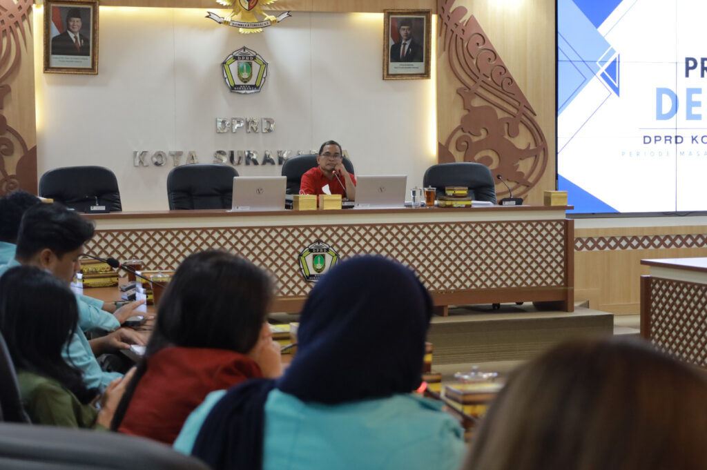 Komisi I DPRD Kota Surakarta Kenalkan Tupoksi Dewan kepada Mahasiswa Magang: “Kami Ingin Mereka Paham Sistem Kerja DPRD”