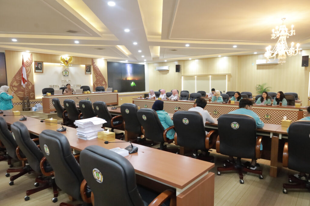 Bapemperda Kupas Tuntas Proses Penyusunan Perda kepada Mahasiswa Magang: “Diskusi Hari Ini Tajam dan Bermutu”