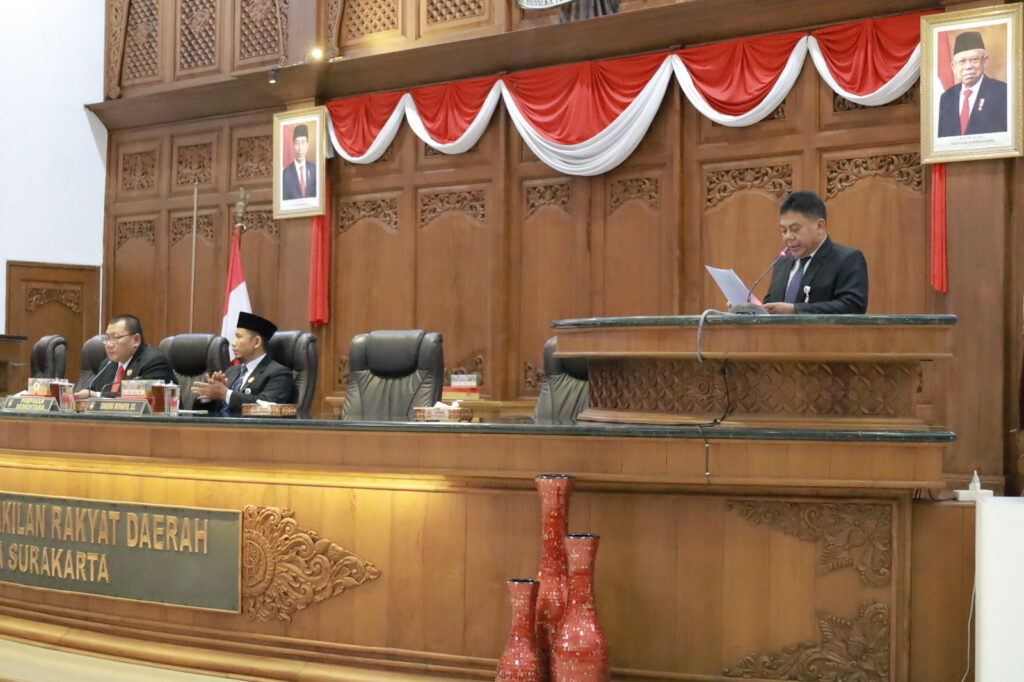 Sekretaris DPRD Bacakan Pengumuman Calon Pimpinan Definitif DPRD Kota Surakarta Masa Jabatan 2024-2029
