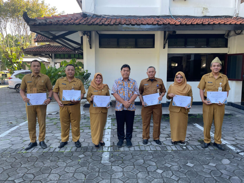 Apel Pagi Sekretariat DPRD Kota Surakarta: Sekwan Ingatkan Pentingnya Disiplin dan Efisiensi