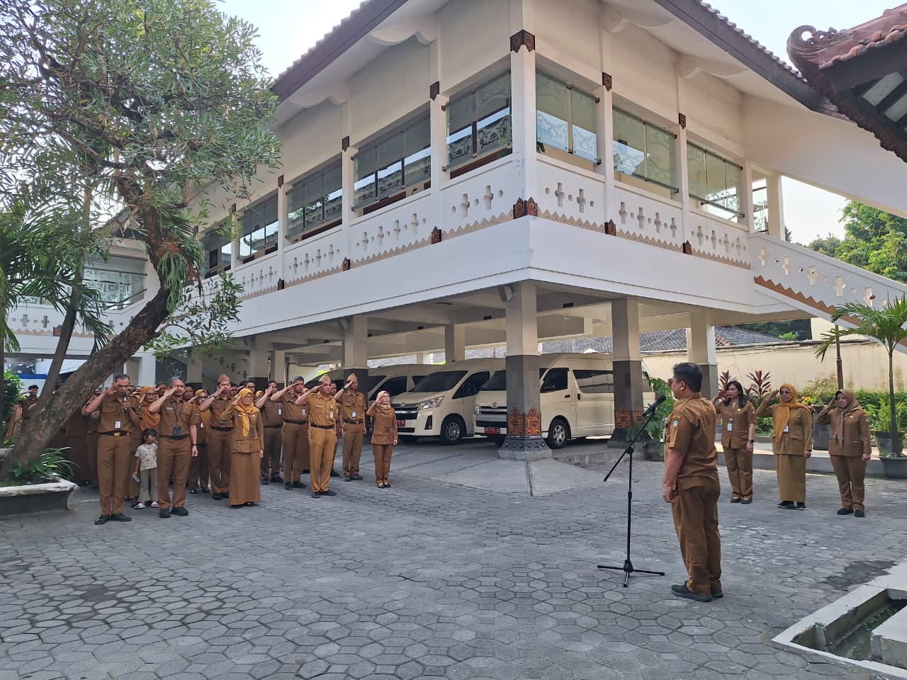 Apel Pagi Setwan Kota Surakarta: Sekretaris DPRD Tekankan Kesiapan Hadapi Tantangan Anggaran dan Kondisi Darurat